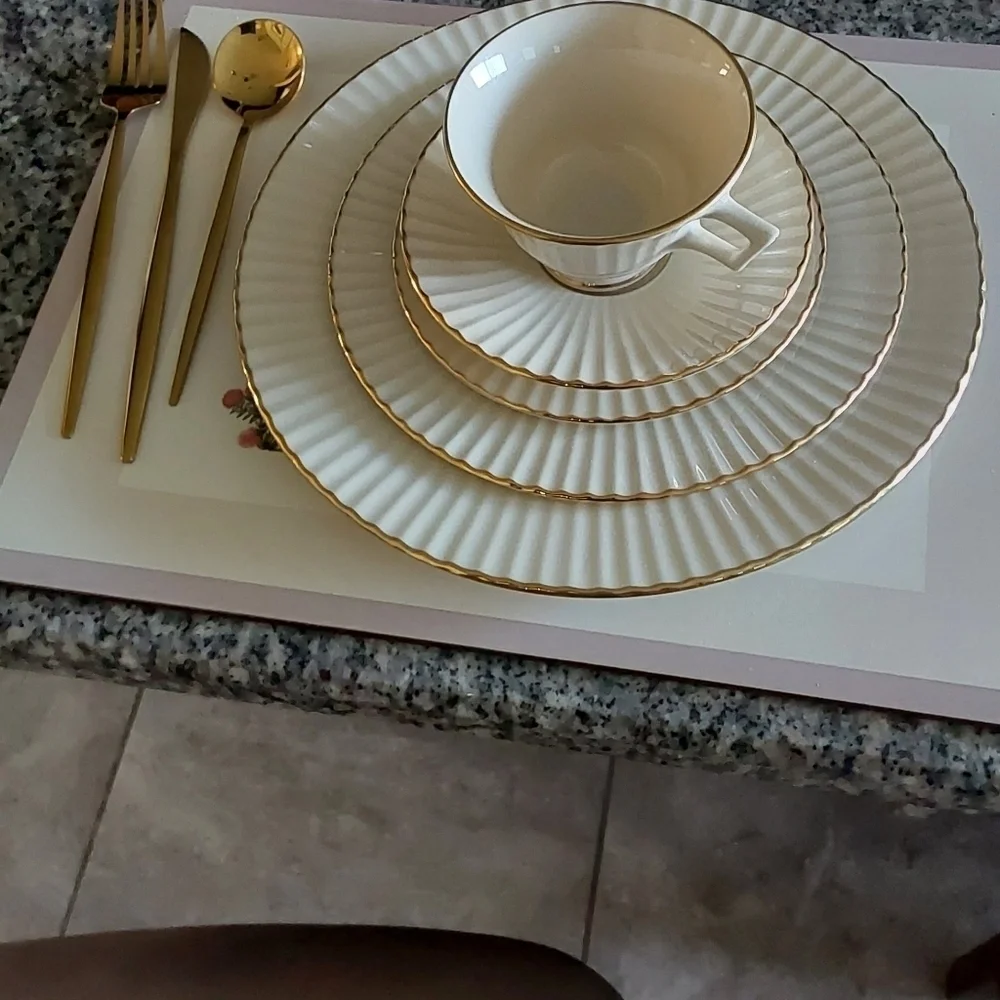 LENOX CITATION GOLD 5‎ PIECES VINTAGE DINNER .